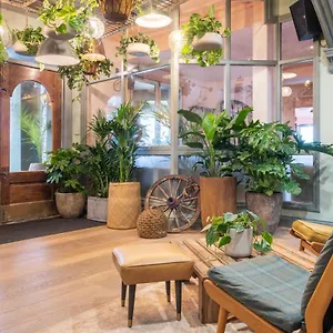 https://west-beach-brighton-and-hove.brighton-hotels-england.com